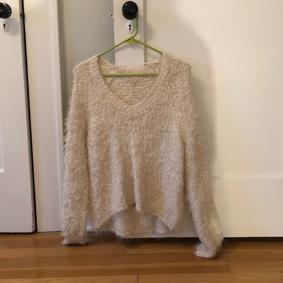 Fuzzy white anthro sweater - Picture 4 of 4